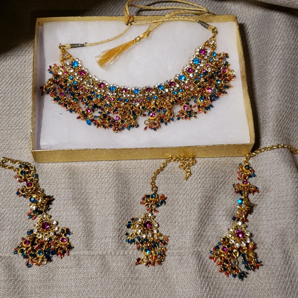Indian party necklace 4 pieces